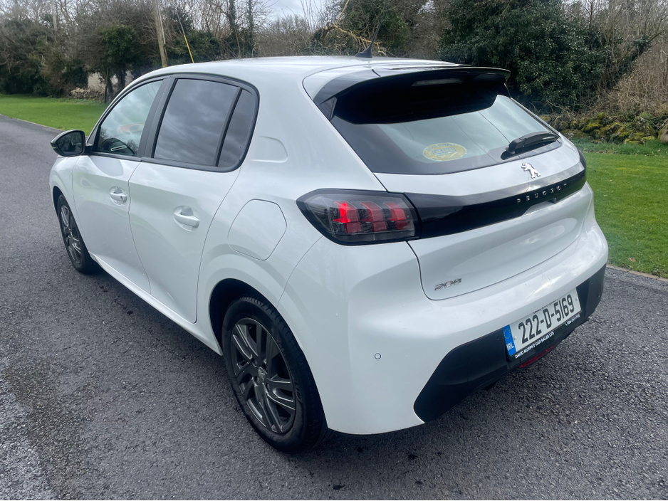 2022 Peugeot 208 - image 7