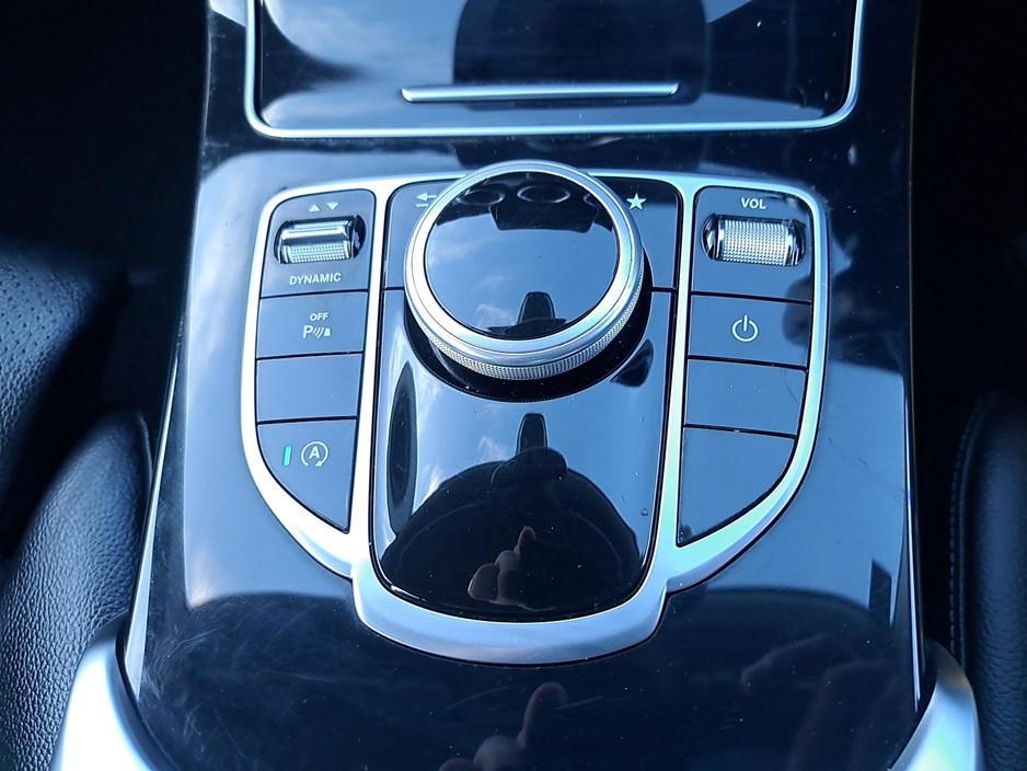 2018 Mercedes-Benz C Class Executive SE with full leather seats, 2.0 diesel saloon. €17,950