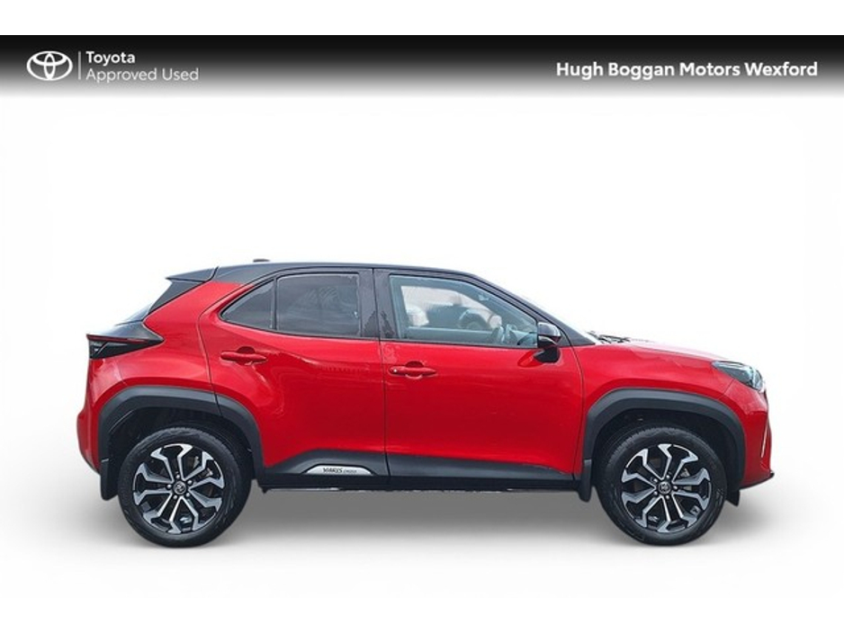 2024 Toyota Yaris Cross LUNA SPORT BITONE, MINT CONDITION €29,995