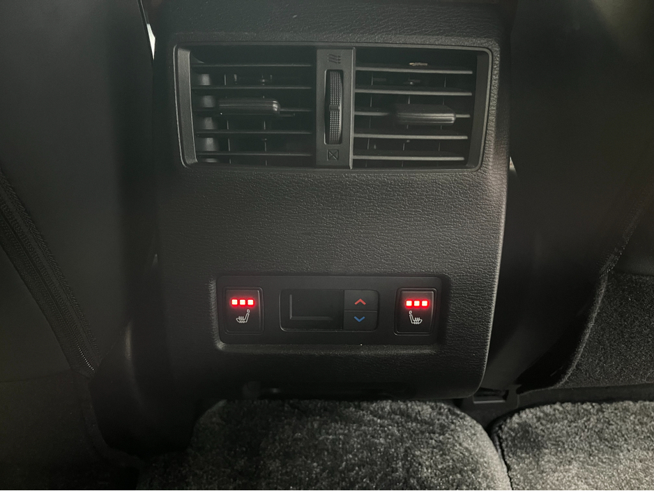 2023 Mitsubishi Outlander - image 19