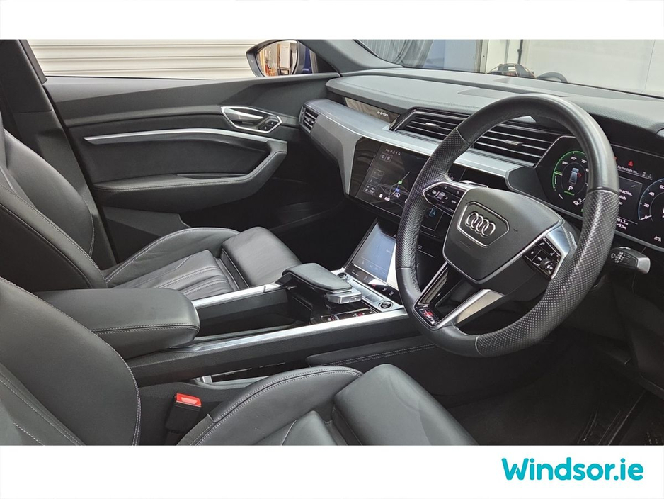 2022 Audi e-tron - image 10