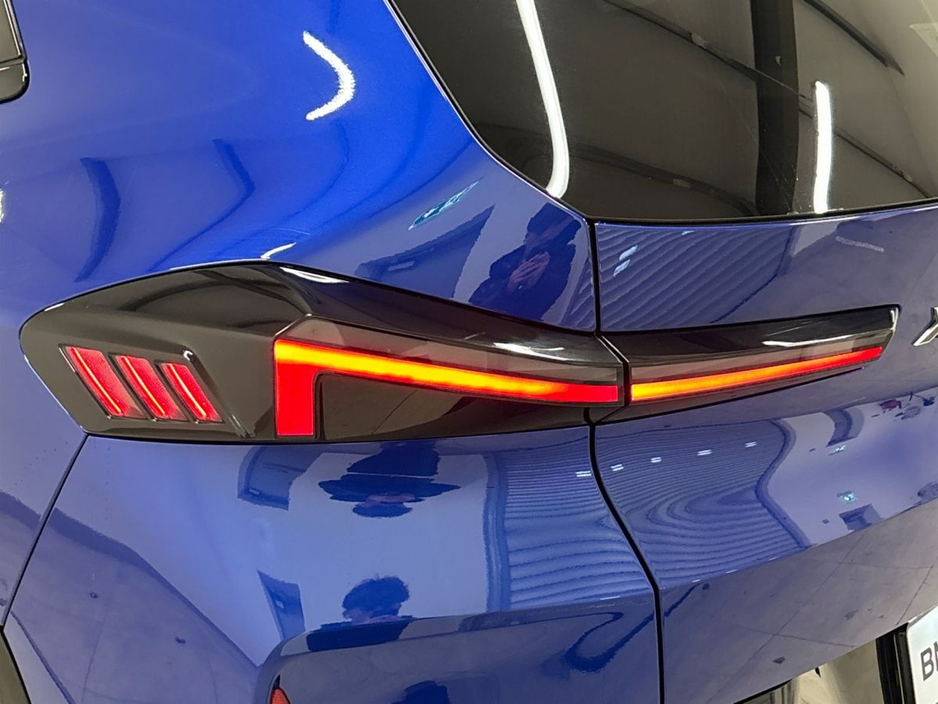 2025 BMW XM - image 20