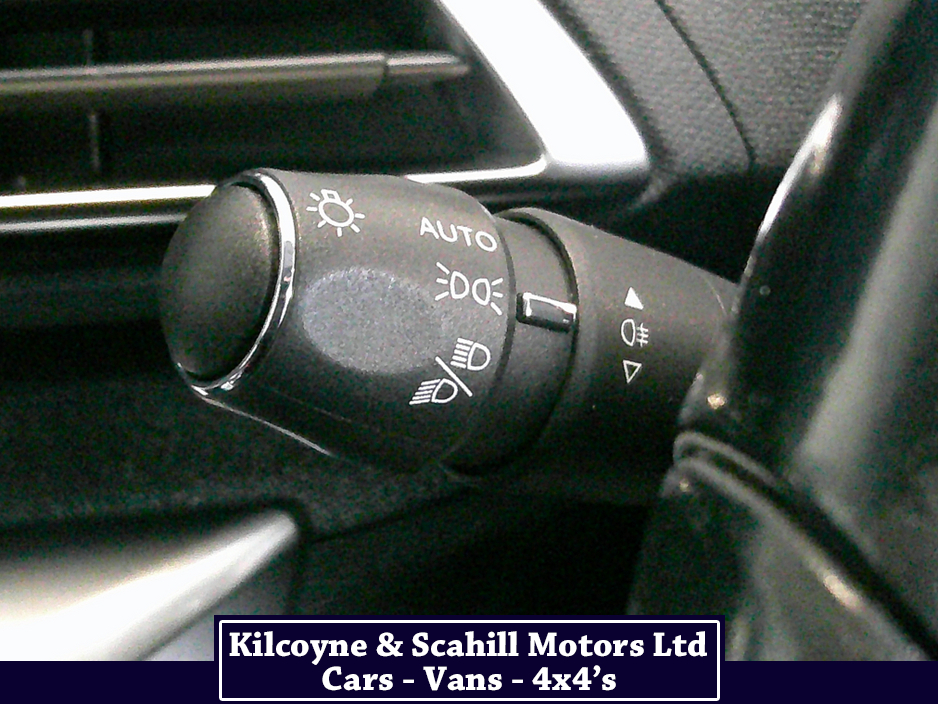 2022 Peugeot 5008 ALLURE PREMIUM B-HDI BLUEHDI S/S