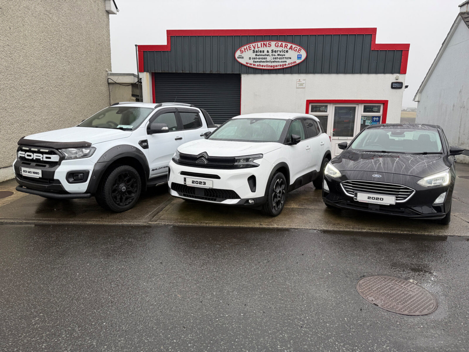 2020 Ford Focus - image 3