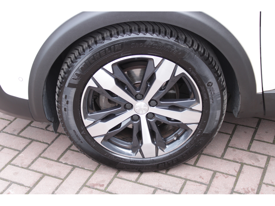 2018 Peugeot 5008 - image 28