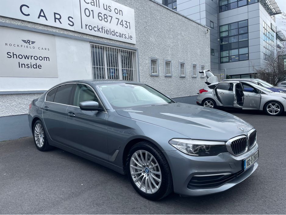 2018 BMW 5 Series - image 11