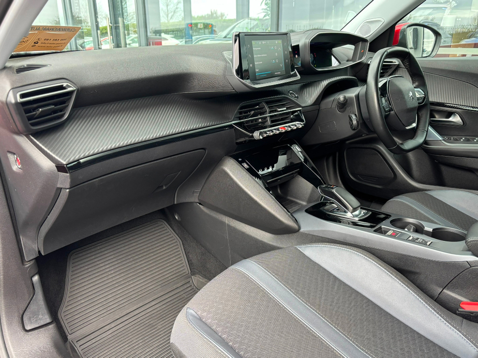 2021 Peugeot 2008 - image 6