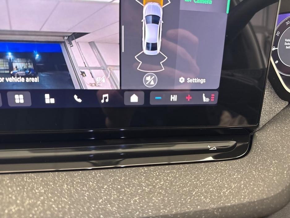 2025 Skoda Octavia - image 21