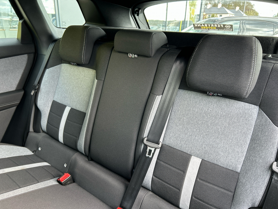 2025 Opel Grandland - image 11