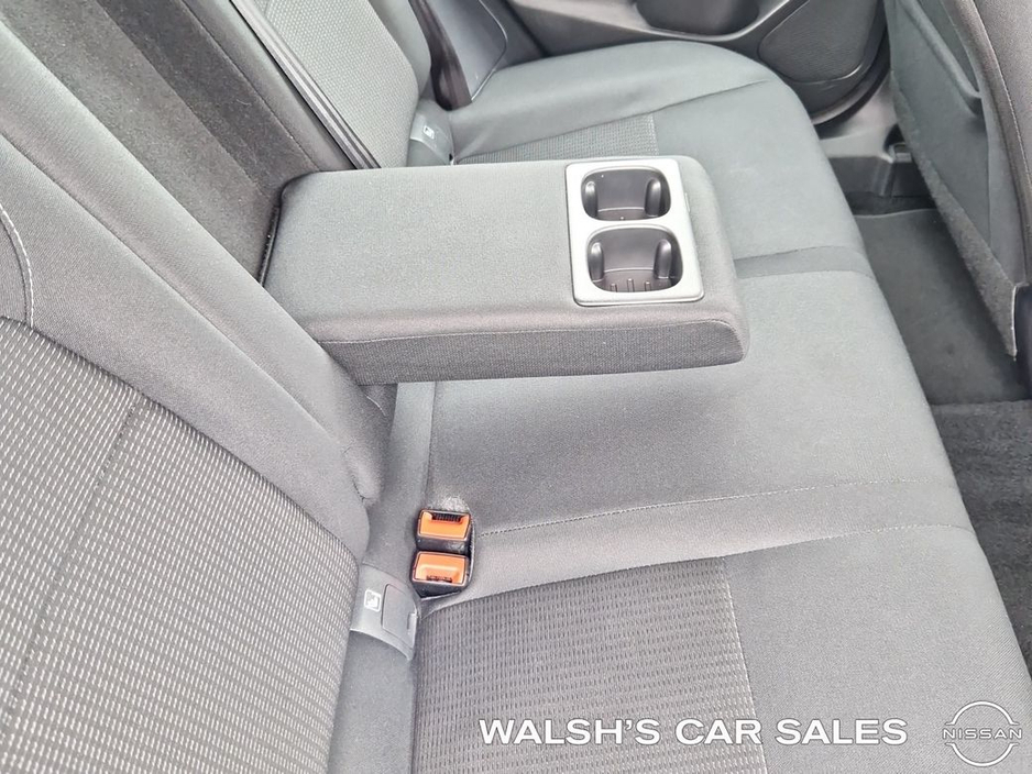 2025 Nissan Qashqai E-power SV MY24 04DR A €39,950