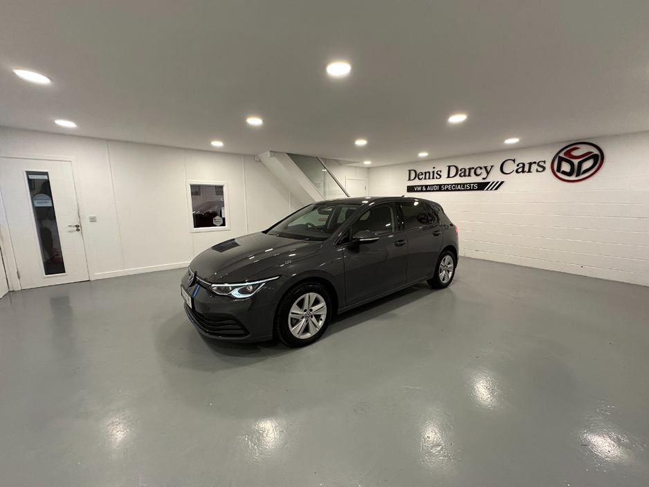 2021 Volkswagen Golf - image 9