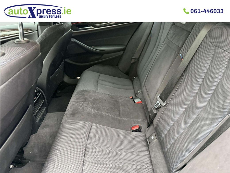 2017 BMW 5 Series - image 6