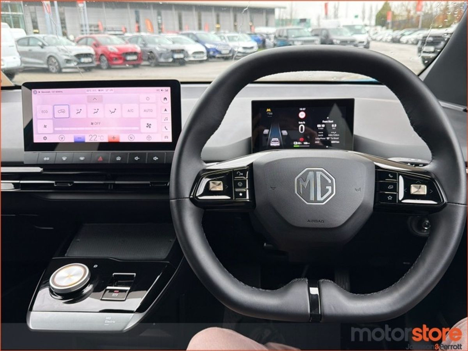 2025 MG 4 - image 14
