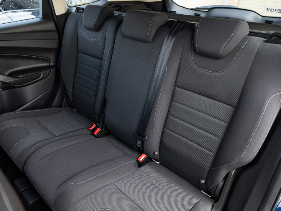 2015 Ford Kuga ZETEC 2.0 TDCI 120PS FWD 4 4DR €11,950