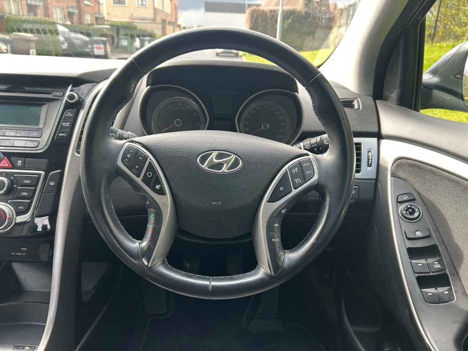 2016 Hyundai i30 - image 17