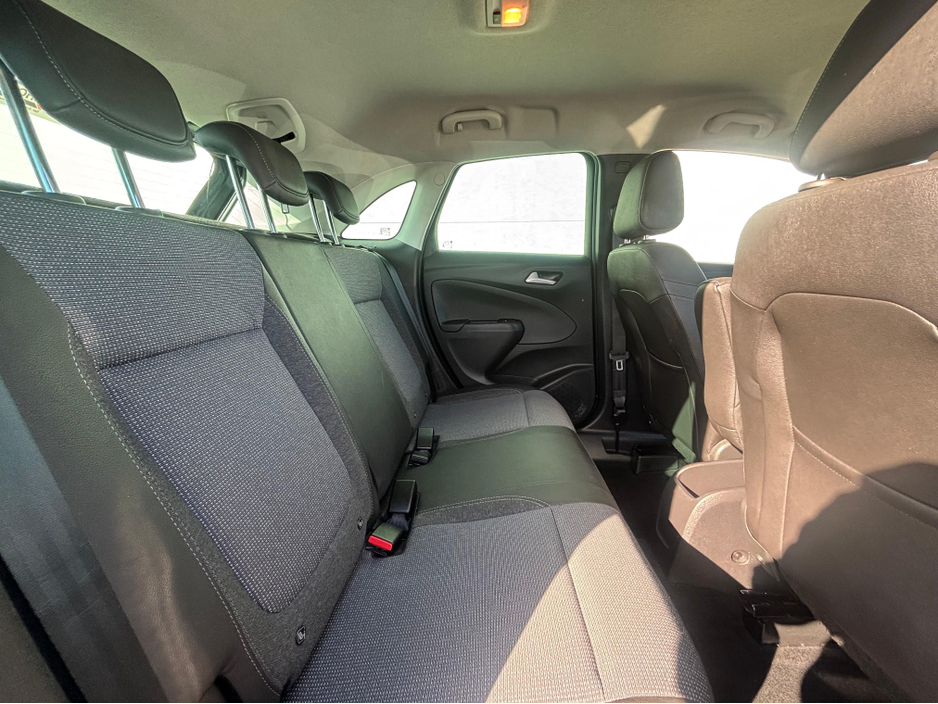2023 Opel Crossland X - image 6