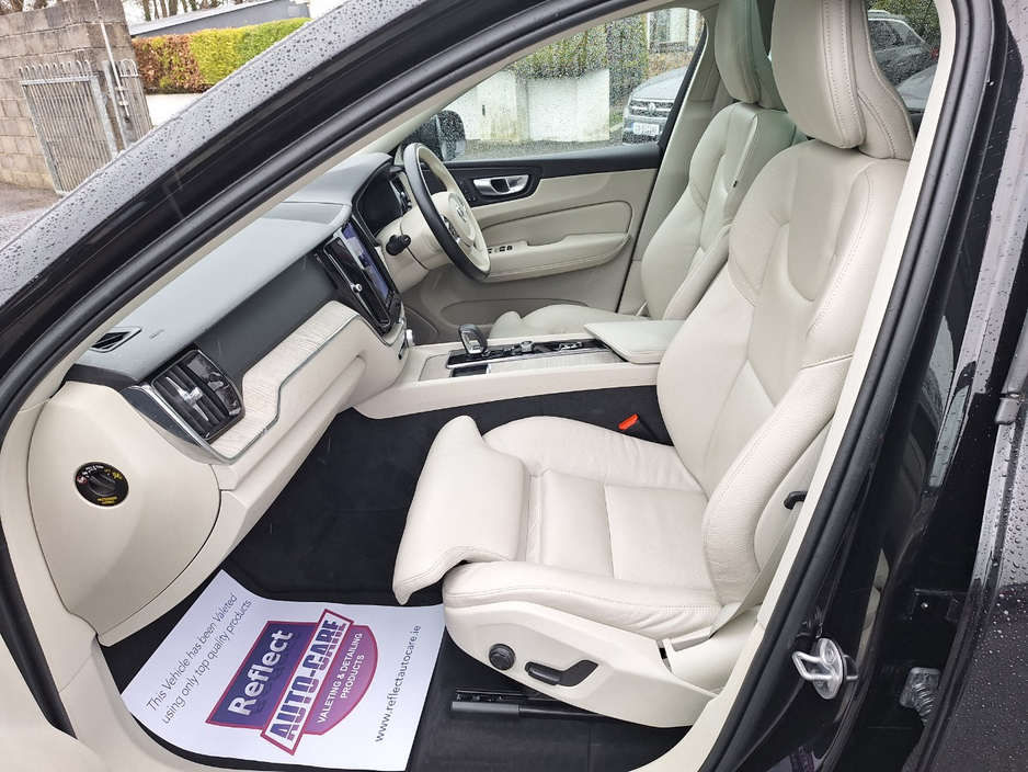 2023 Volvo XC60 - image 7