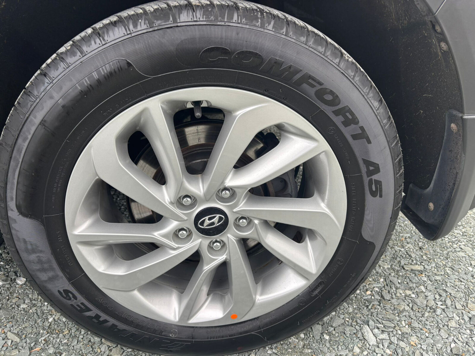 2017 Hyundai Tucson - image 8