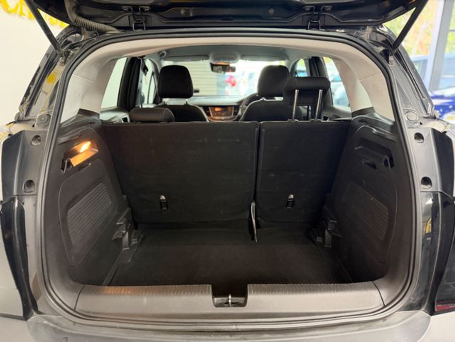 2021 Opel Crossland - image 12