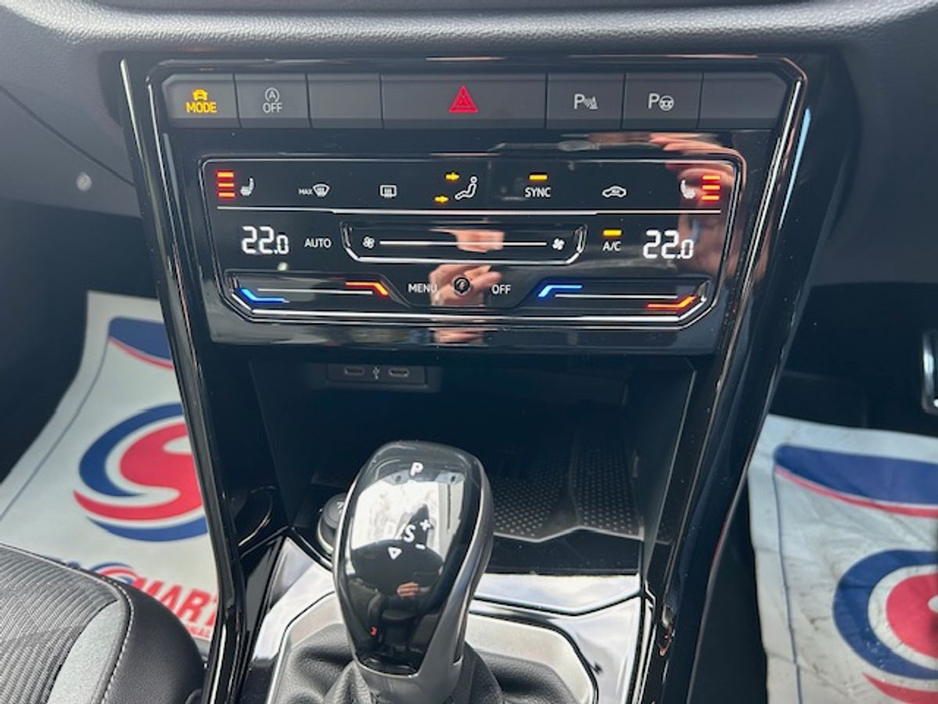 2025 Volkswagen T-Roc - image 14