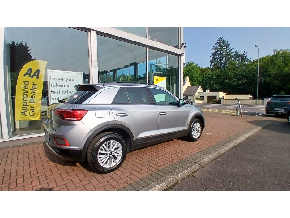 2023 Volkswagen T-Roc 2.0 TDI 116HP Life, Pyrite Silver 46km. €29,950