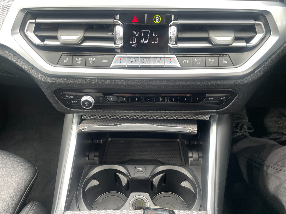2020 BMW 3 Series - image 16