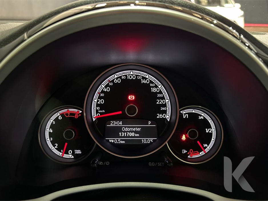 2019 Volkswagen Beetle - image 13