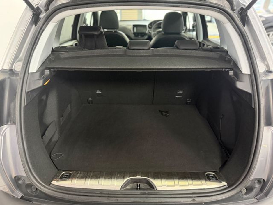 2017 Peugeot 2008 - image 14