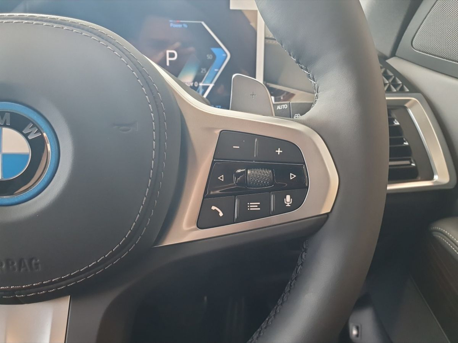 2026 BMW X5 - image 8