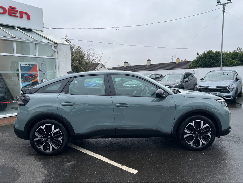 2025 Citroen C4 PLUS 54KWH 156HP €26,950