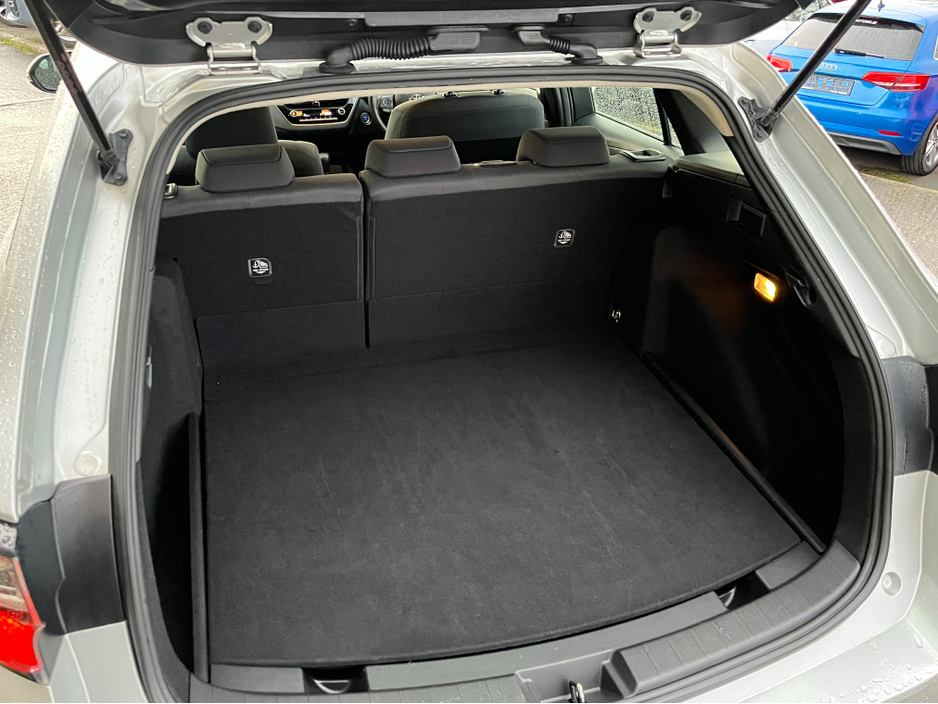 2022 Toyota Corolla TOURING HYBRID AUTOMATIC 1.8 PETROL //REVERSE CAMERA//ADAPTIVE CRUISE CONTROL// €19,950