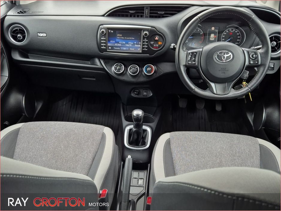 2019 Toyota Yaris - image 4