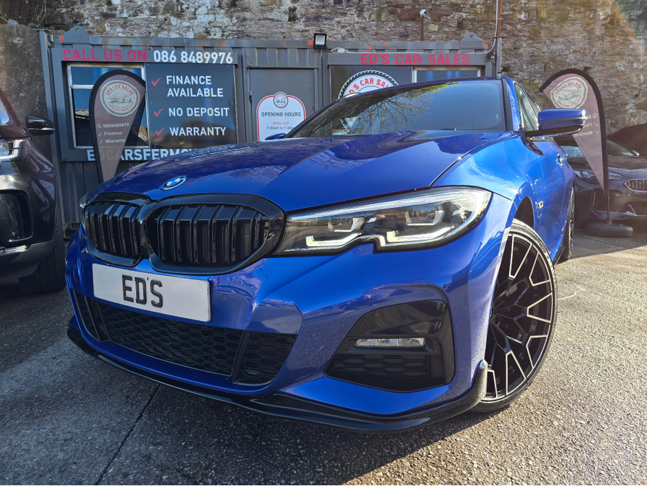 2022 BMW 3 Series - image 5