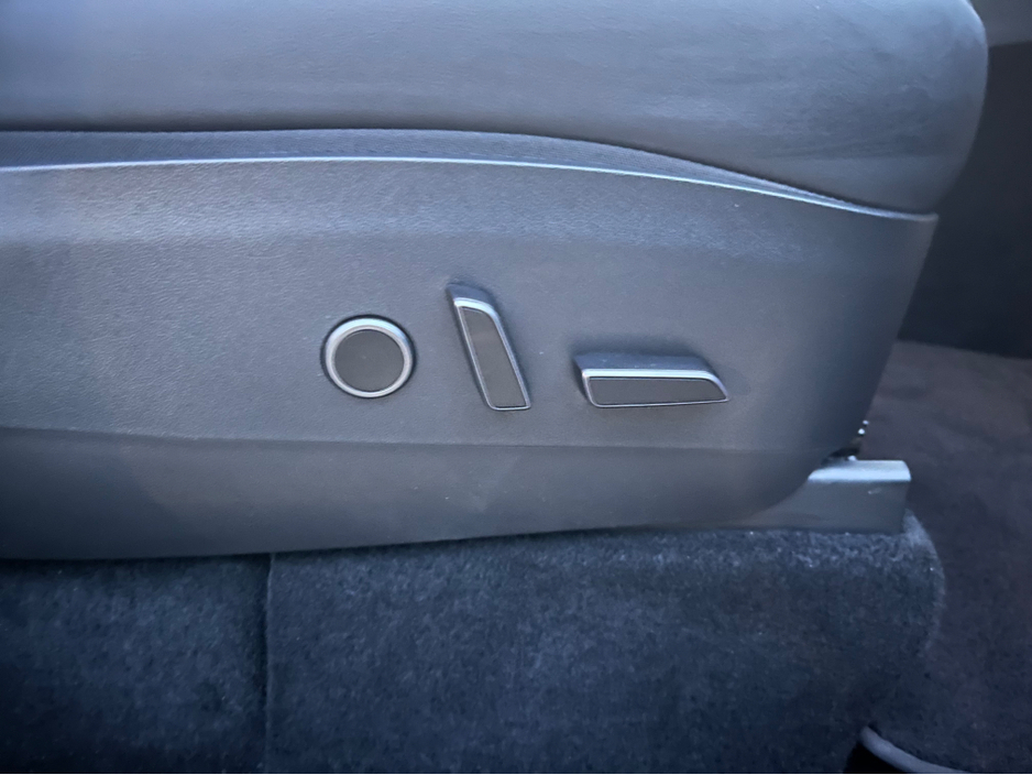 2024 Tesla Model Y - image 11