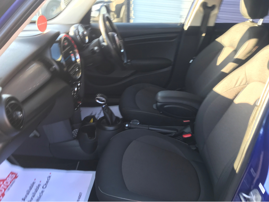 2018 MINI Cooper - image 19