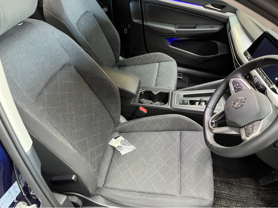 2024 Volkswagen Golf - image 9