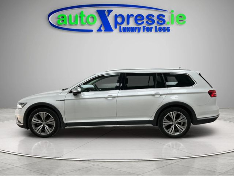 2020 Volkswagen Passat - image 13