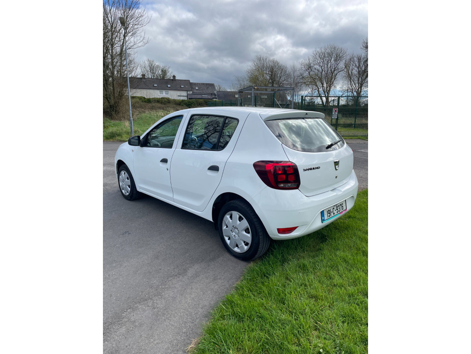 2019 Dacia Sandero - image 5