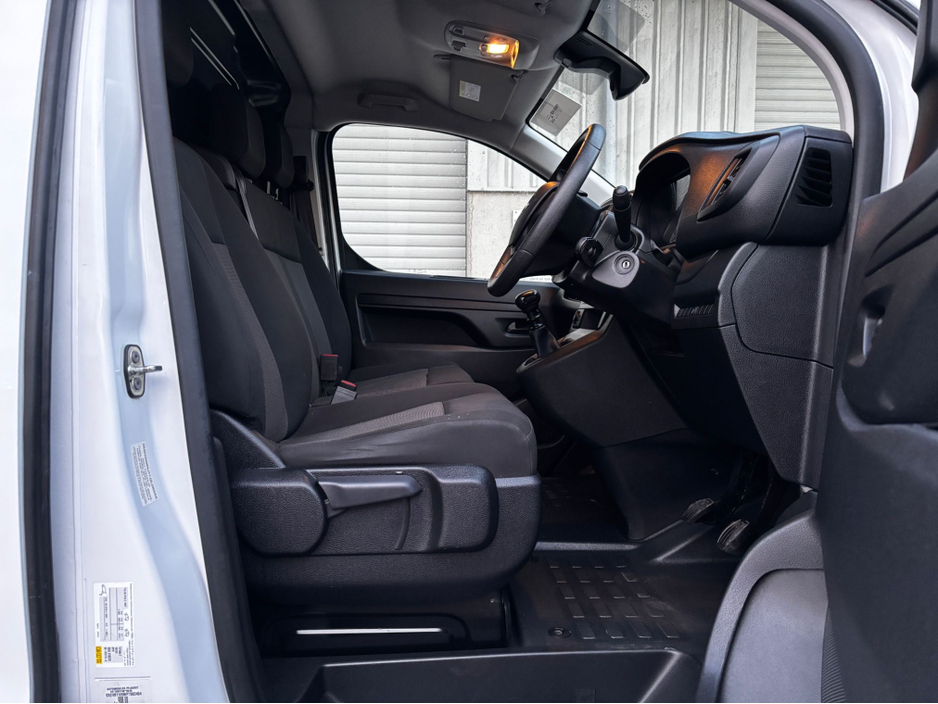 2024 Opel Vivaro - image 8