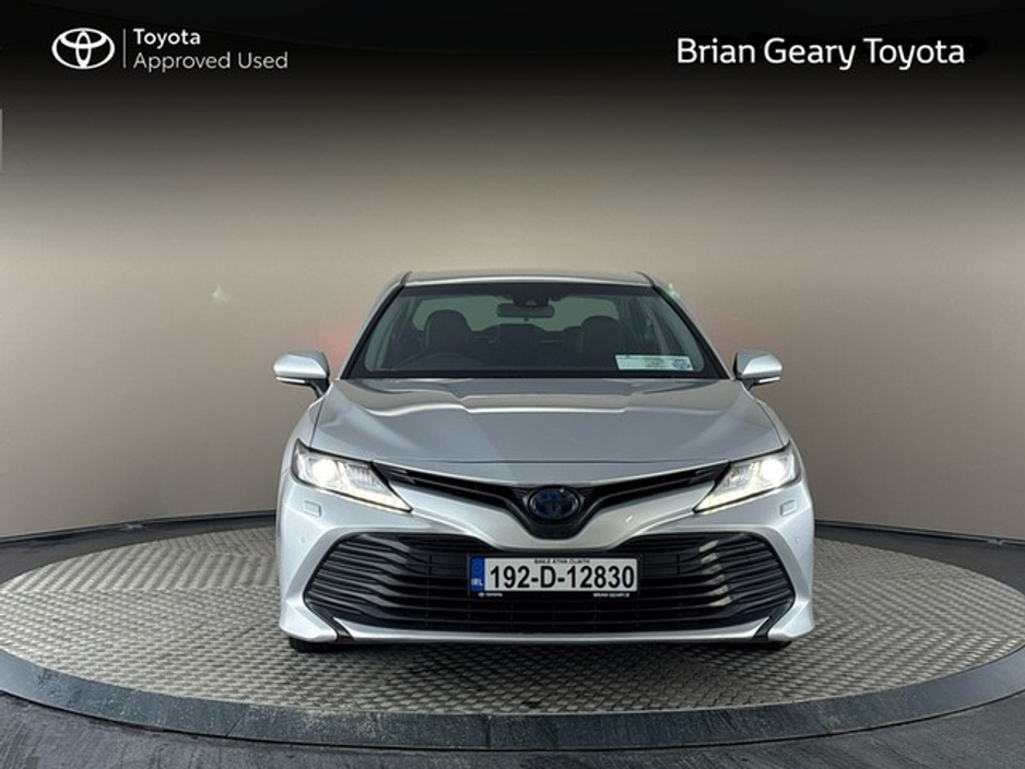 2019 Toyota Camry - image 5
