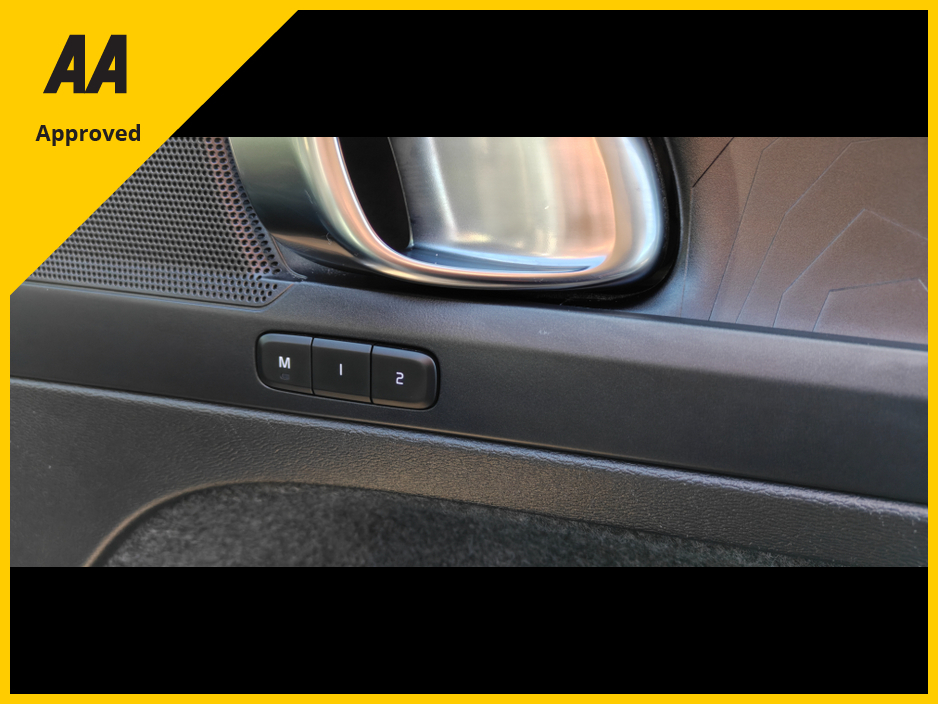 2022 Volvo XC40 2022 1.5 T4 PLUS 208BHP AU €32,950