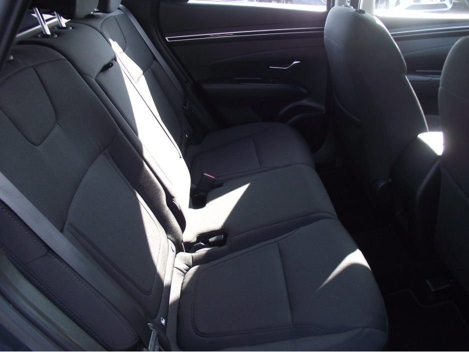 2022 Hyundai Tucson - image 10