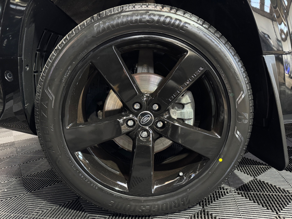 2021 Land Rover Defender - image 22