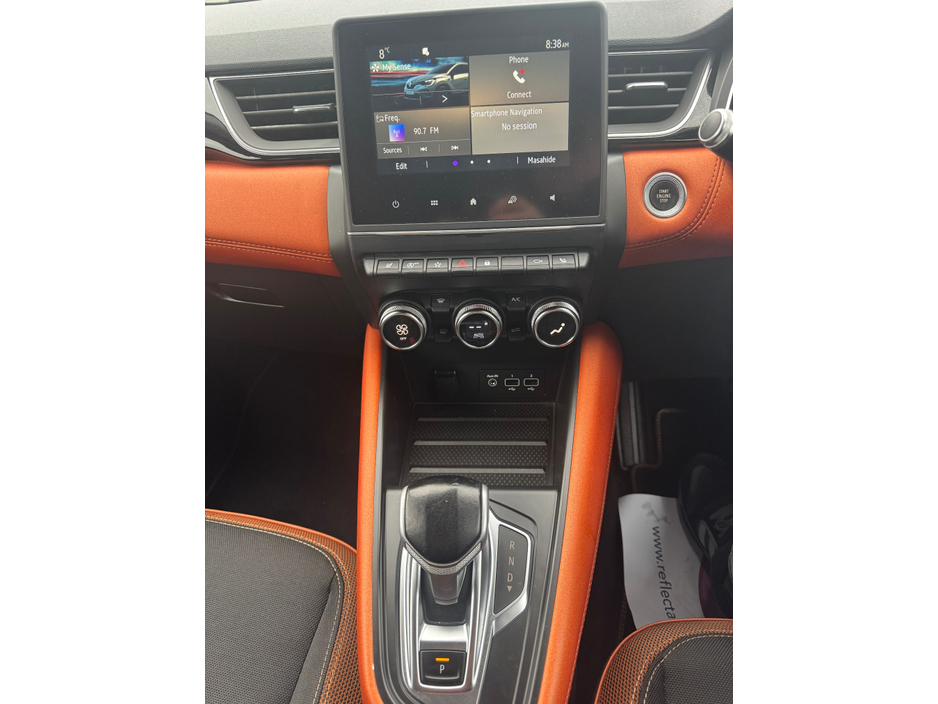 2021 Renault Captur - image 9