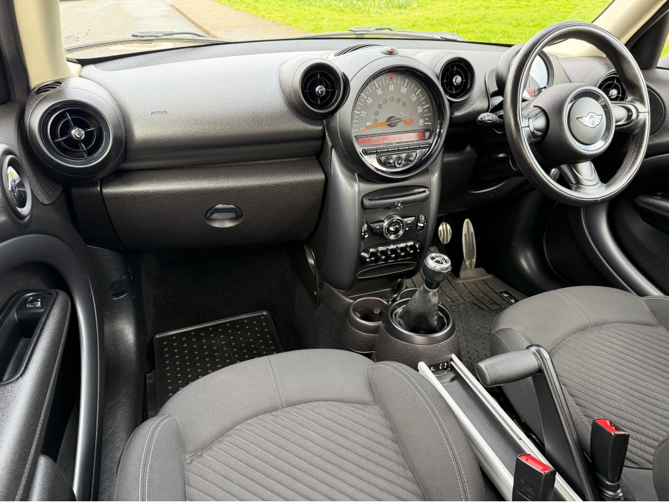 2014 MINI Countryman - image 25