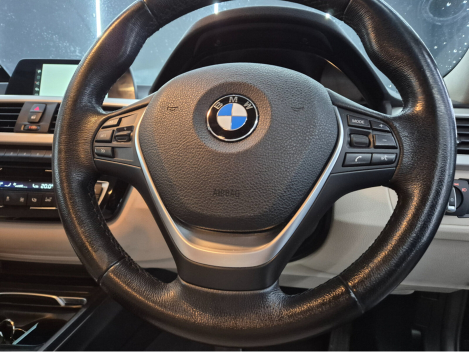 2018 BMW 3 Series - image 6