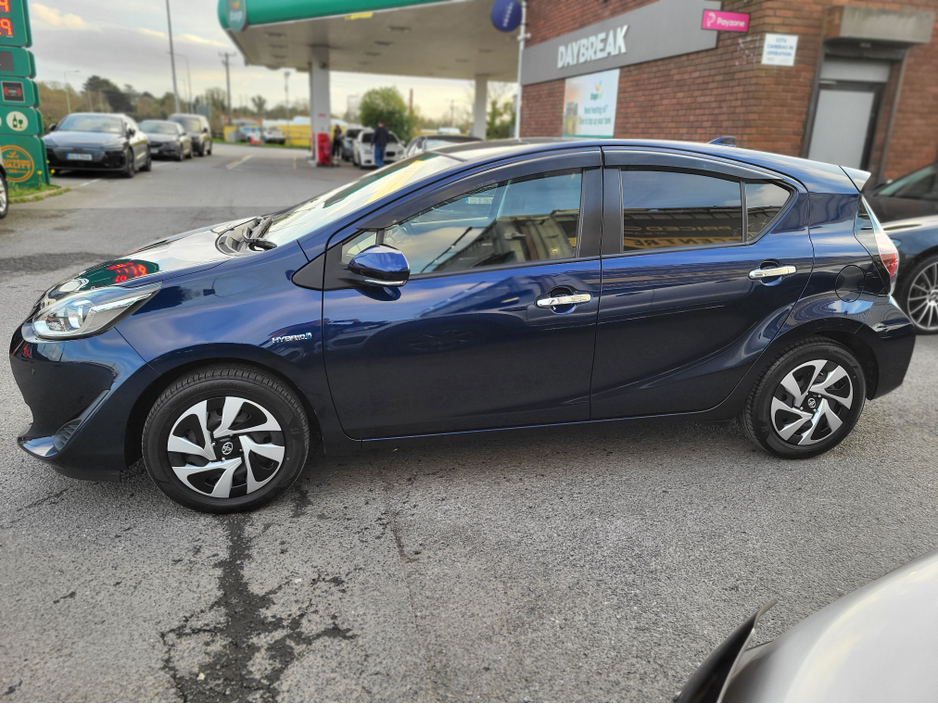 2020 Toyota Aqua - image 3