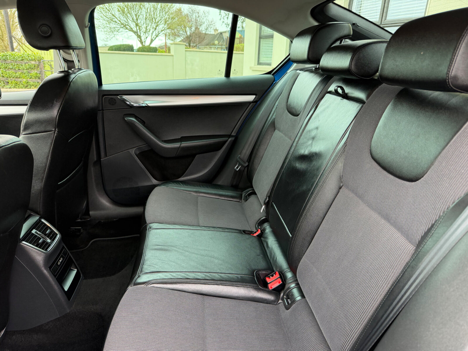 2020 Skoda Octavia - image 19