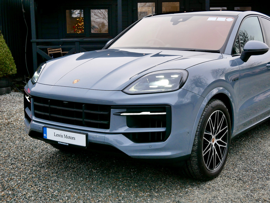 2025 Porsche Cayenne Cayenne E-Hybrid Coup&eacute; €123,950