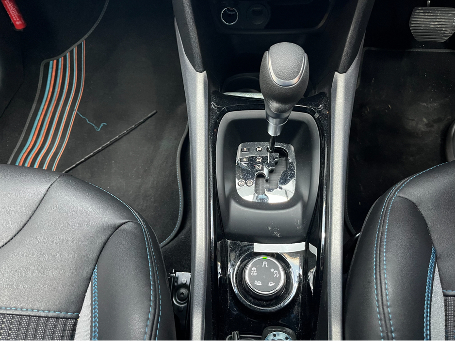 2016 Peugeot 2008 2016 PEUGEOT 2008 AUTOMATIC 4 CROSS CITY 1.2 AUTOMATIC / HEATED SEATS / PARKING SENSORS €11,950